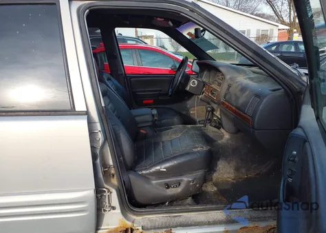 1998 Jeep Grand Cherokee Laredo from USA, damaged, VIN 1J4GZ48S5WC203131